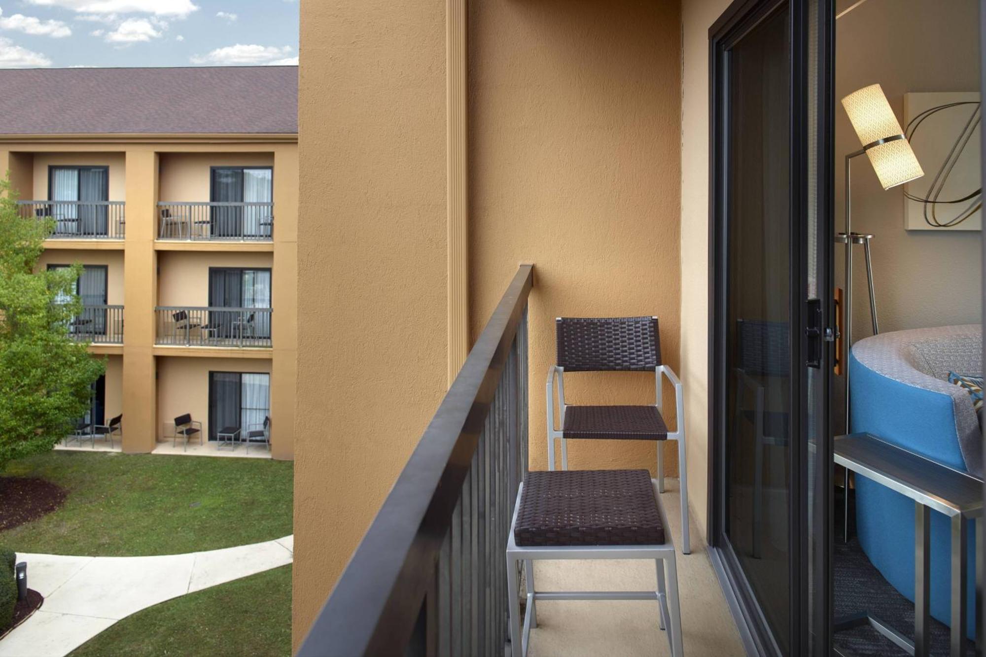 Courtyard By Marriott Fayetteville Exterior foto
