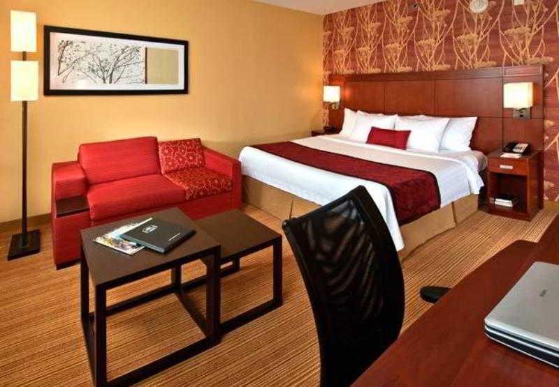 Courtyard By Marriott Fayetteville Exterior foto